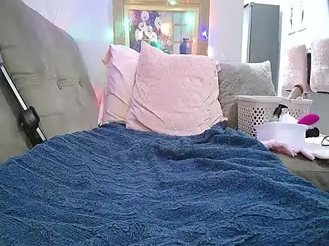 Irresistible24 online show from 03/02/25, 12:22