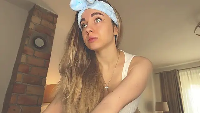 Snapshot of hotexclusive_ chatting on 12/02/24, 06:52 hotexclusive  online show from 12/02/24, 06:52