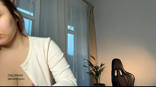 hotexclusive  online show from 11/10/25, 04:33