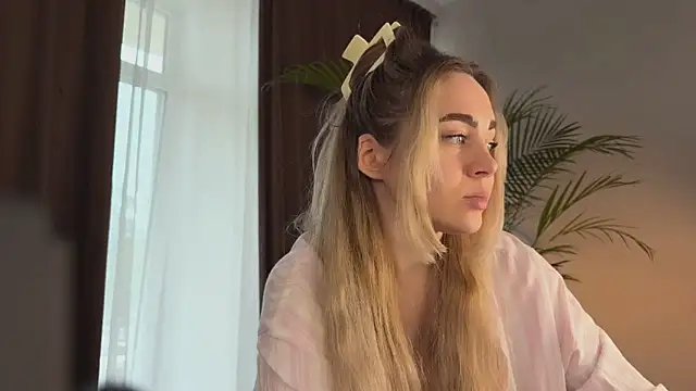 Snapshot of hotexclusive_ chatting on 04/13/26, 06:41 hotexclusive online show from 04/13/26, 06:41