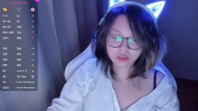 Snapshot of maydaykimmy chatting on 04/17/26, 10:13 maydaykimmy online show from 04/17/26, 10:13