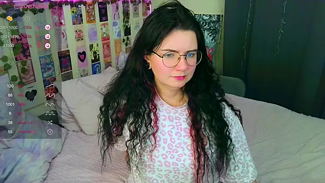 Snapshot of ss-katekisa-ss chatting on 10/11/25, 04:05 ss-katekisa-ss online show from 10/11/25, 04:05