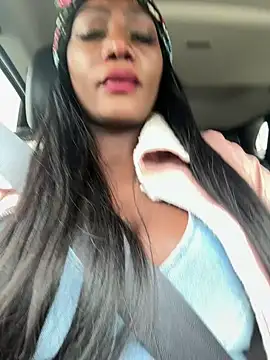 Snapshot of SUUKAM chatting on 12/06/24, 05:33 SUUKAM online show from 12/06/24, 05:33