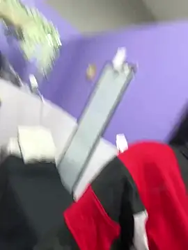 Snapshot of SUUKAM chatting on 12/12/24, 09:58 SUUKAM online show from 12/12/24, 09:58