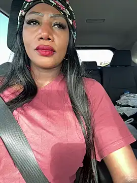 Snapshot of SUUKAM chatting on 01/02/25, 06:45 SUUKAM online show from 01/02/25, 06:45