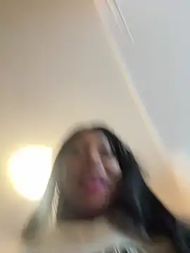 Snapshot of SUUKAM chatting on 01/19/25, 02:15 SUUKAM online show from 01/19/25, 02:15