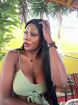 Snapshot of SUUKAM chatting on 01/23/25, 04:59 SUUKAM online show from 01/23/25, 04:59