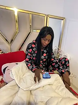 Snapshot of SUUKAM chatting on 02/22/25, 06:52 SUUKAM online show from 02/22/25, 06:52