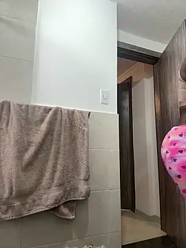 Snapshot of SUUKAM chatting on 02/28/25, 02:53 SUUKAM online show from 02/28/25, 02:53