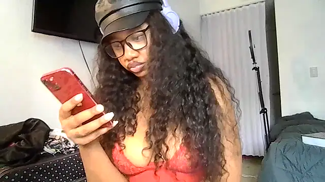 Snapshot of goddessdaisysky chatting on 04/10/26, 05:28 goddessdaisysky online show from 04/10/26, 05:28