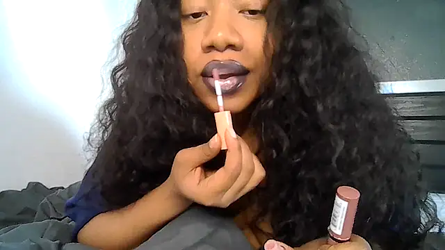 Snapshot of goddessdaisysky chatting on 04/22/26, 05:36 goddessdaisysky online show from 04/22/26, 05:36