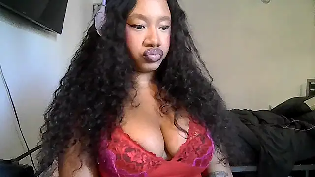 Snapshot of goddessdaisysky chatting on 04/26/26, 05:32 goddessdaisysky online show from 04/26/26, 05:32