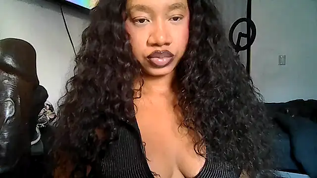 Snapshot of goddessdaisysky chatting on 04/28/26, 03:33 goddessdaisysky online show from 04/28/26, 03:33