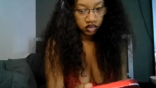 Snapshot of goddessdaisysky chatting on 06/10/26, 04:50 goddessdaisysky online show from 06/10/26, 04:50