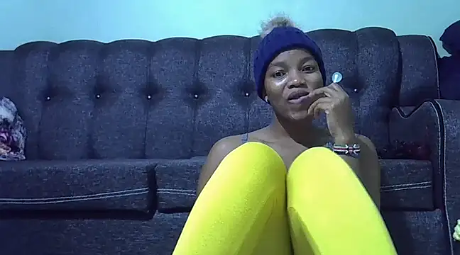 Snapshot of prettychoco1 chatting on 02/06/25, 02:00 prettychoco1 online show from 02/06/25, 02:00