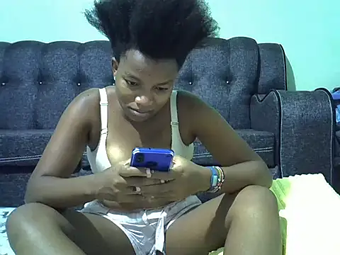 Snapshot of prettychoco1 chatting on 02/19/25, 03:17 prettychoco1 online show from 02/19/25, 03:17