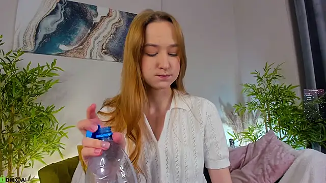 Sweett Monica online show from 11/16/25, 01:11