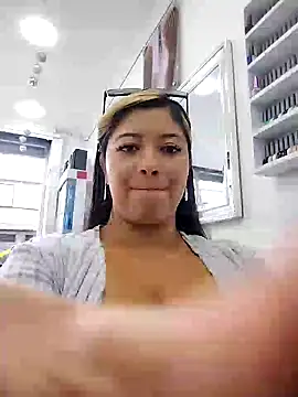 Ariana-pp03 online show from 12/02/24, 09:39