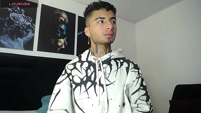 JuanCamiilo 66 online show from 01/10/25, 02:14