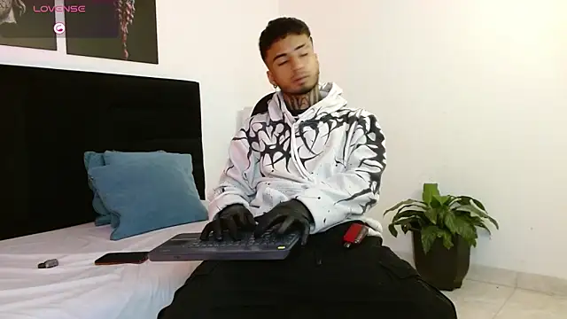 JuanCamiilo 66 online show from 02/28/25, 07:48