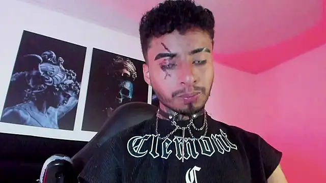 JuanCamiilo 66 online show from 10/17/25, 03:10