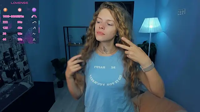 RayaNenlia online show from 09/28/25, 05:02