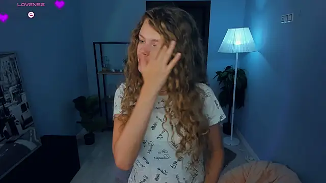 RayaNenlia online show from 10/01/25, 05:02