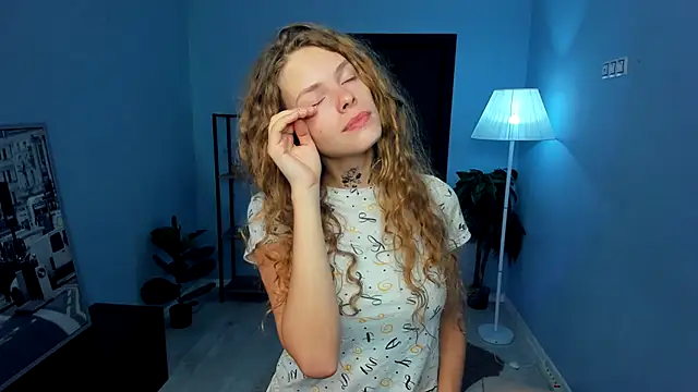 RayaNenlia online show from 10/22/25, 05:08