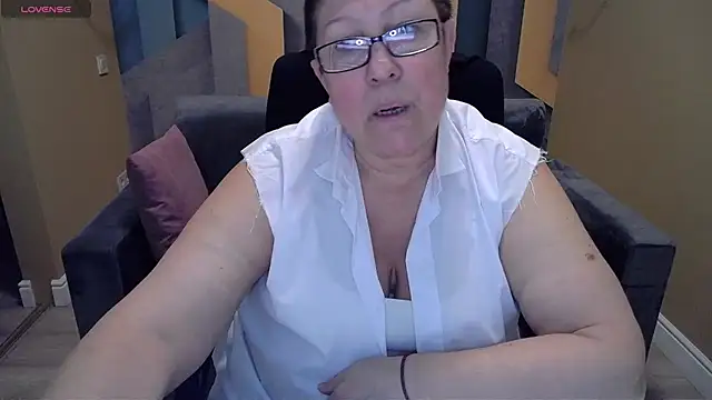 Snapshot of BarbaraTurners chatting on 01/04/25, 12:48 BarbaraTurners online show from 01/04/25, 12:48