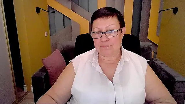 Snapshot of BarbaraTurners chatting on 02/10/25, 12:30 BarbaraTurners online show from 02/10/25, 12:30