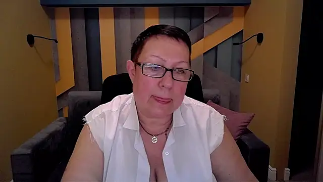 Snapshot of BarbaraTurners chatting on 03/03/25, 06:44 BarbaraTurners online show from 03/03/25, 06:44