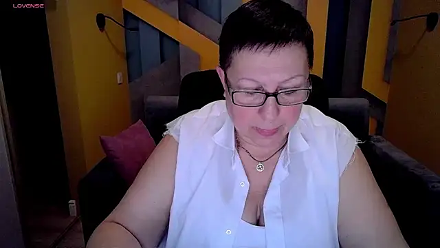 Snapshot of BarbaraTurners chatting on 03/10/25, 06:45 BarbaraTurners online show from 03/10/25, 06:45