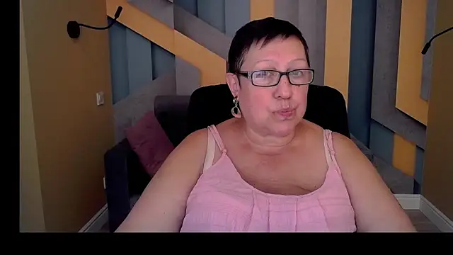 Snapshot of BarbaraTurners chatting on 09/21/25, 11:56 BarbaraTurners online show from 09/21/25, 11:56