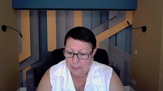 Snapshot of BarbaraTurners chatting on 10/20/25, 06:19 BarbaraTurners online show from 10/20/25, 06:19