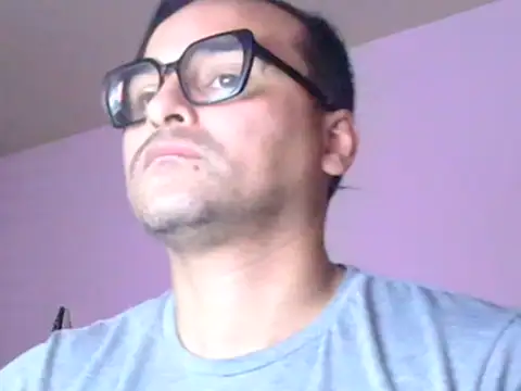 Snapshot of ClarkGiven chatting on 06/21/26, 07:33 ClarkGiven online show from 06/21/26, 07:33