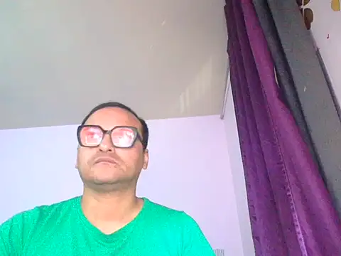 Snapshot of ClarkGiven chatting on 07/05/26, 06:20 ClarkGiven online show from 07/05/26, 06:20