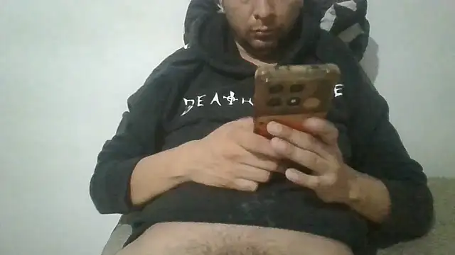 Snapshot of angeljz4 chatting on 07/30/26, 04:44 angeljz4 online show from 07/30/26, 04:44