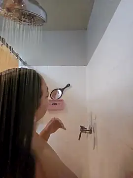 Snapshot of honeeyyy_pot chatting on 02/01/25, 10:26 honeeyyy pot online show from 02/01/25, 10:26