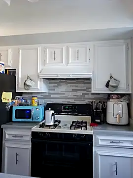 Snapshot of honeeyyy_pot chatting on 02/17/25, 03:20 honeeyyy pot online show from 02/17/25, 03:20