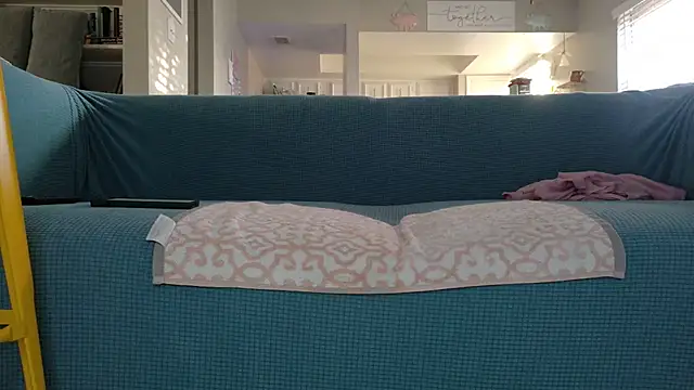 Snapshot of honeeyyy_pot chatting on 02/19/25, 12:14 honeeyyy pot online show from 02/19/25, 12:14