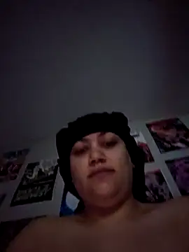 Snapshot of honeeyyy_pot chatting on 02/28/25, 05:37 honeeyyy pot online show from 02/28/25, 05:37