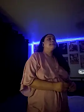 Snapshot of honeeyyy_pot chatting on 09/16/25, 06:58 honeeyyy pot online show from 09/16/25, 06:58