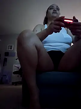 Snapshot of honeeyyy_pot chatting on 09/16/25, 09:49 honeeyyy pot online show from 09/16/25, 09:49