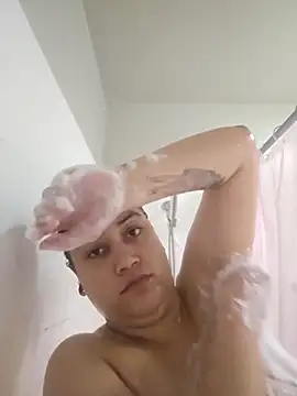 Snapshot of honeeyyy_pot chatting on 09/22/25, 11:18 honeeyyy pot online show from 09/22/25, 11:18