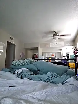 Snapshot of honeeyyy_pot chatting on 10/02/25, 06:37 honeeyyy pot online show from 10/02/25, 06:37