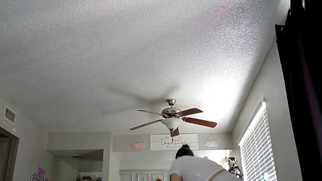 Snapshot of honeeyyy_pot chatting on 10/09/25, 06:39 honeeyyy pot online show from 10/09/25, 06:39