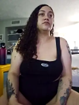 Snapshot of honeeyyy_pot chatting on 10/22/25, 07:46 honeeyyy pot online show from 10/22/25, 07:46