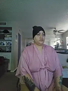 Snapshot of honeeyyy_pot chatting on 11/01/25, 07:27 honeeyyy pot online show from 11/01/25, 07:27