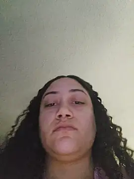 Snapshot of honeeyyy_pot chatting on 11/02/25, 10:12 honeeyyy pot online show from 11/02/25, 10:12