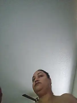 Snapshot of honeeyyy_pot chatting on 11/12/25, 05:46 honeeyyy pot online show from 11/12/25, 05:46